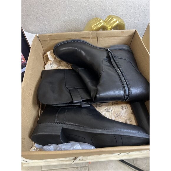 FRYE & CO GIOVANNA BLACK Stacked Heel Boots 8 W-W/9M/9.5M Women’s Shoes - Picture 16 of 16